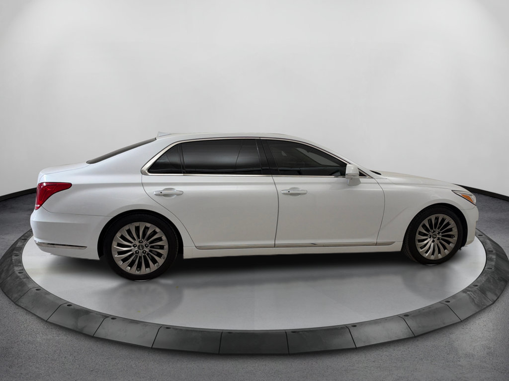 Used 2018 Genesis G90 3.3T Premium RWD image 4
