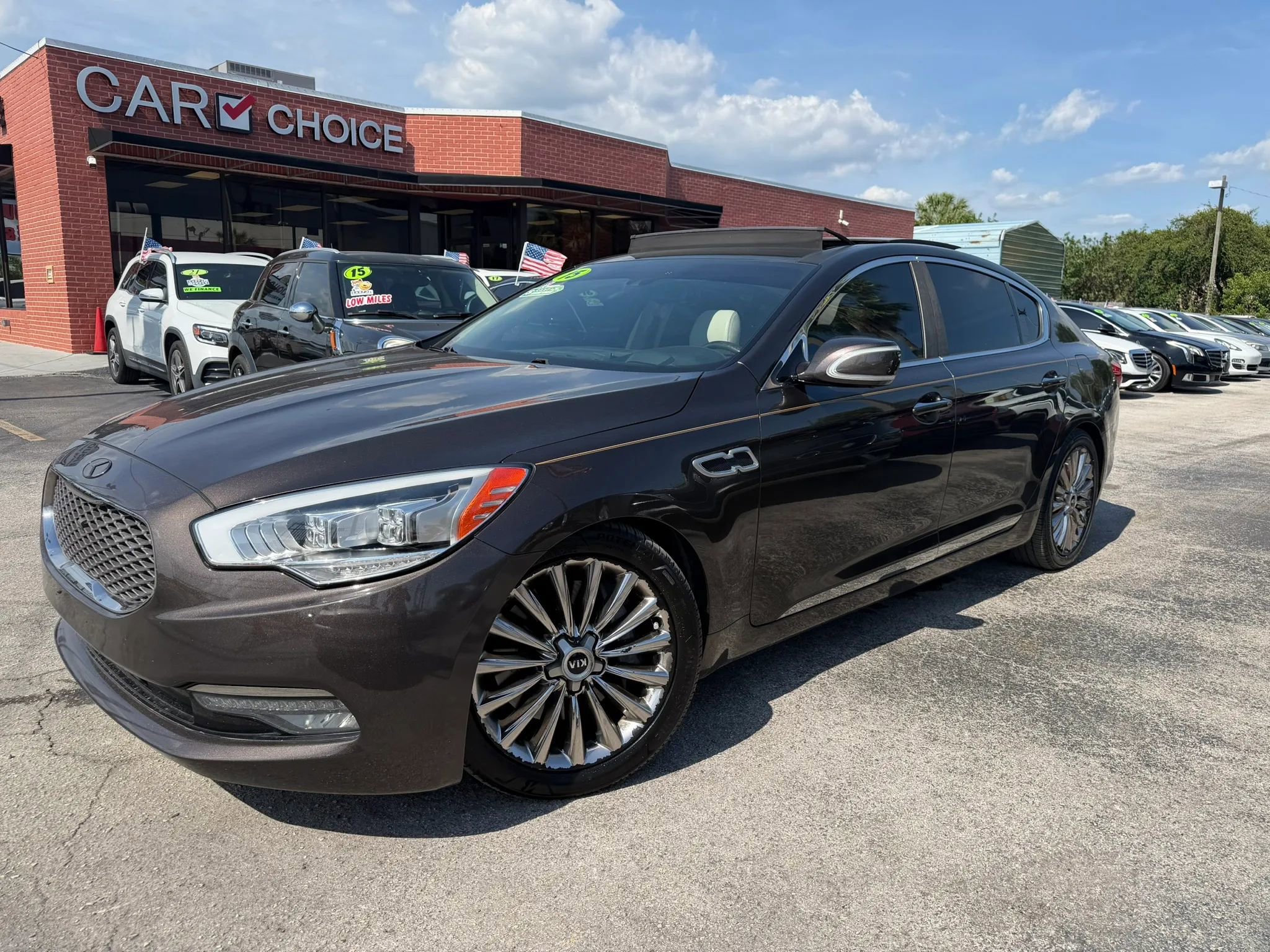 Used 2015 Kia K900 Luxury w/ VIP Package (Discontinued)