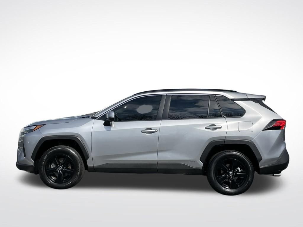 Used 2025 Toyota RAV4 XLE image 2