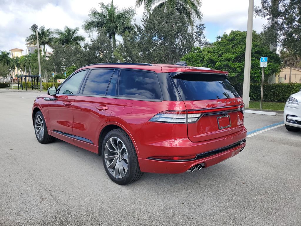 New 2025 Lincoln Aviator 2WD w/ Jet Appearance Package image 3