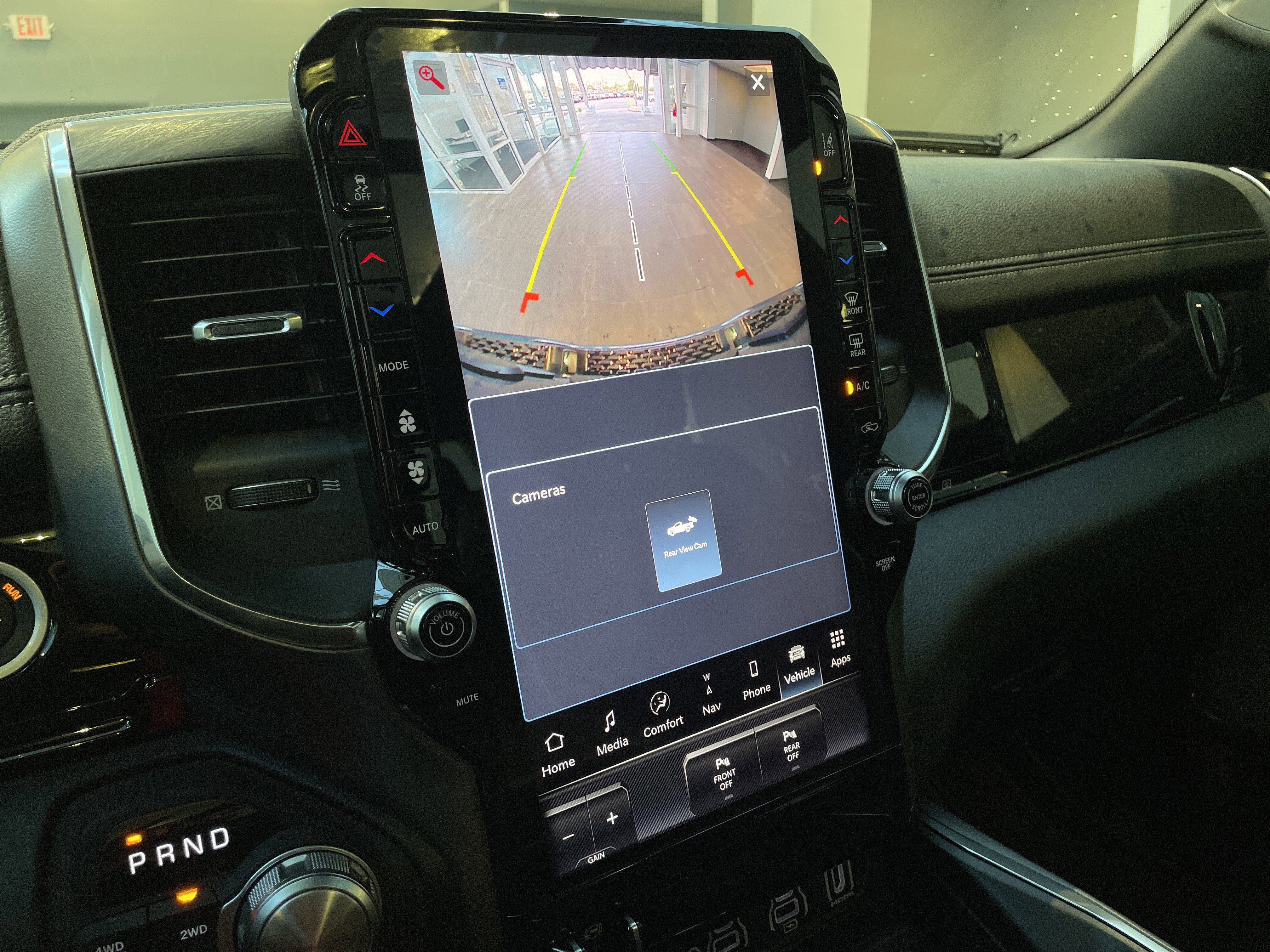 Used 2025 RAM 1500 Laramie w/ Night Edition image 27