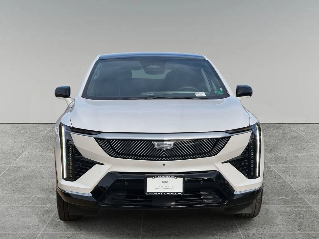 Used 2025 Cadillac Optiq Luxury 2 w/ LPO, Floor Liner Package AWD/4WD image 8