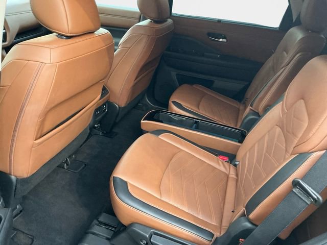 Used 2024 Nissan Pathfinder Platinum image 14