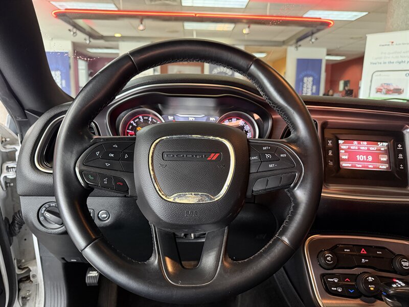 Used 2016 Dodge Challenger SXT RWD image 12