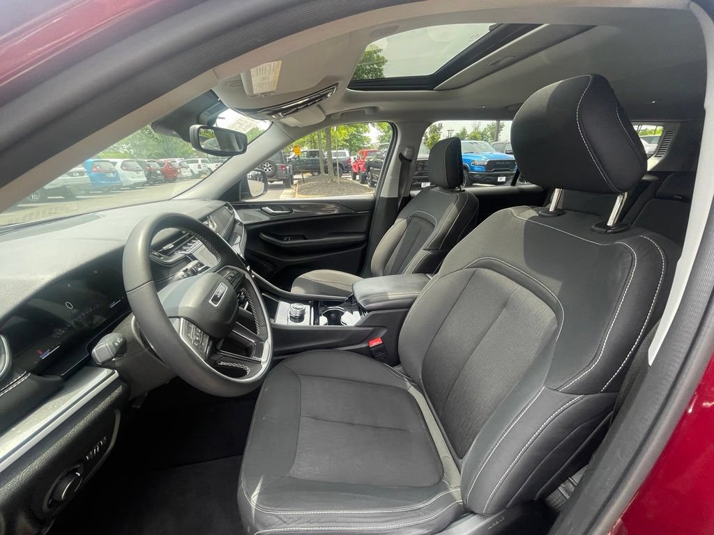 Used 2023 Jeep Grand Cherokee L Laredo w/ Luxury Tech Group I AWD/4WD image 33