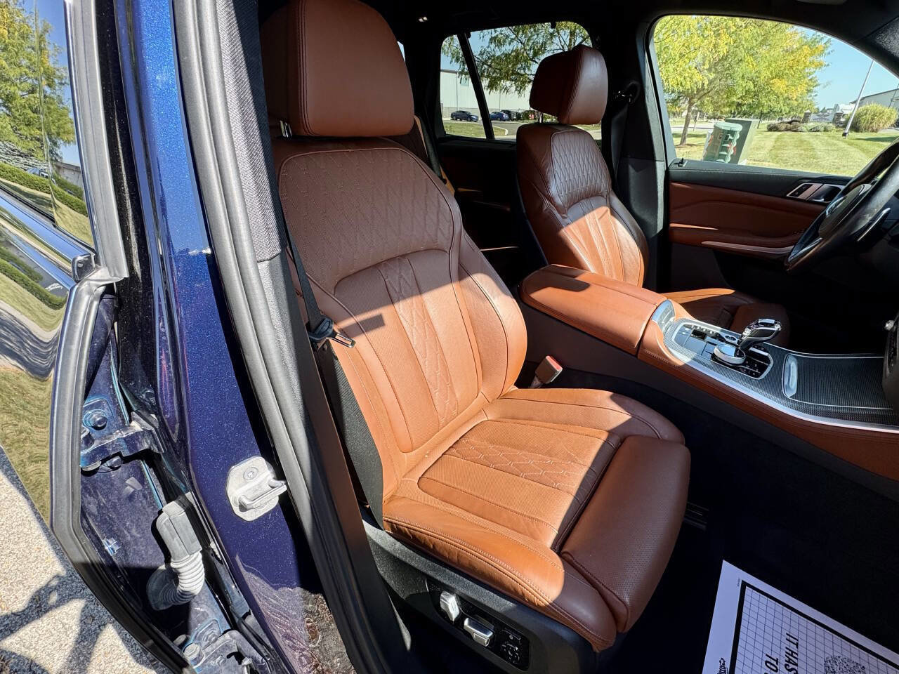 Used 2021 BMW X5 M50i w/ Executive Package image 23