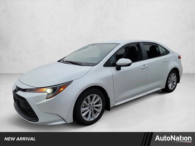 Used 2025 Toyota Corolla LE image 1
