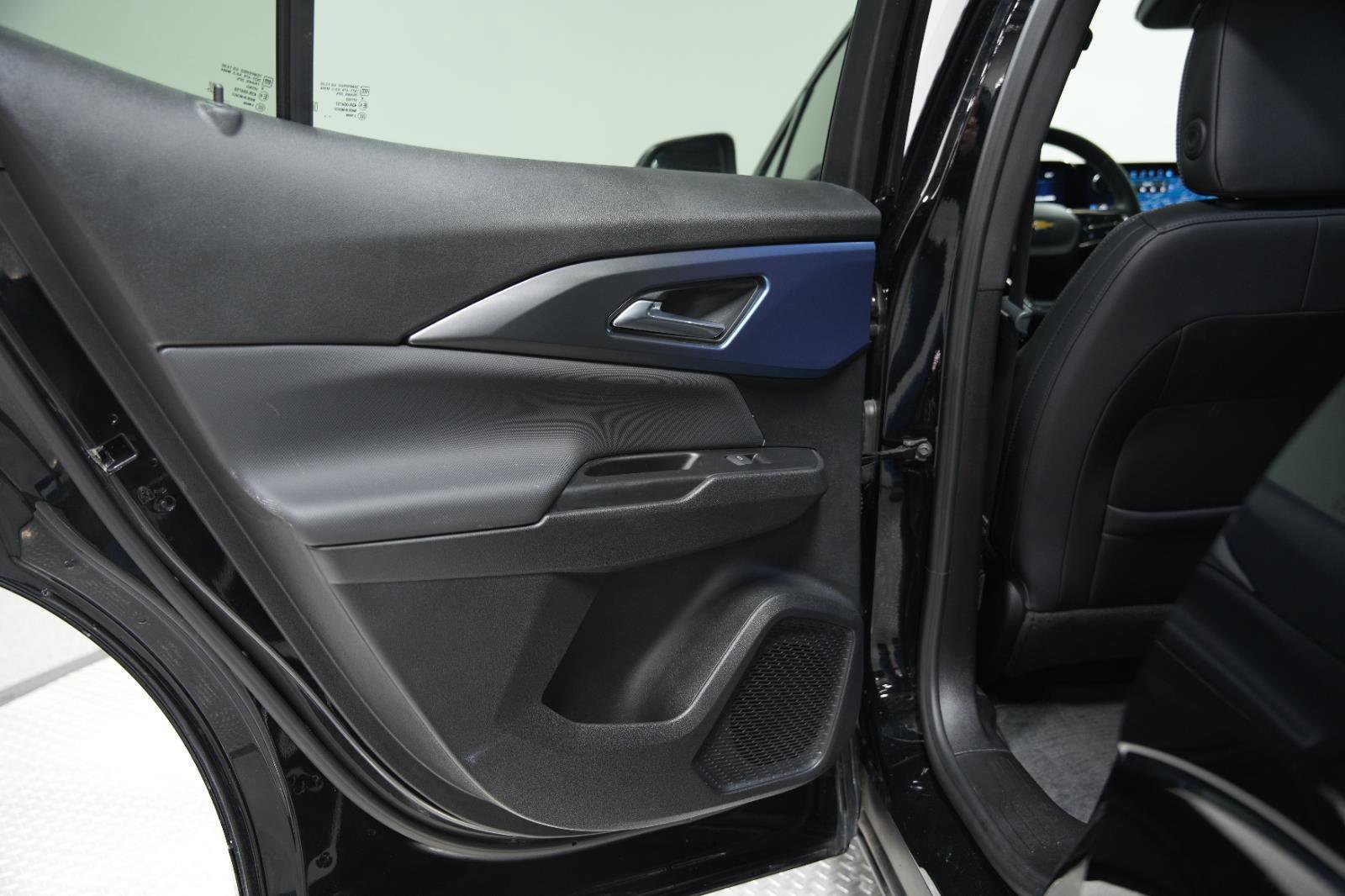 Used 2024 Chevrolet Equinox EV LT image 20