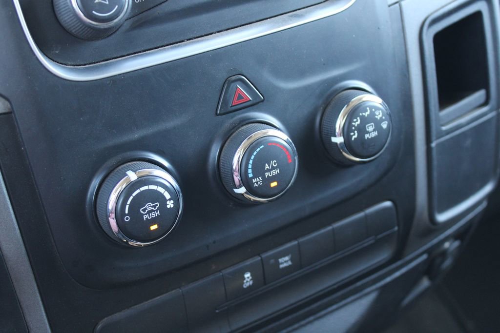 Used 2017 RAM 1500 Express AWD/4WD image 16