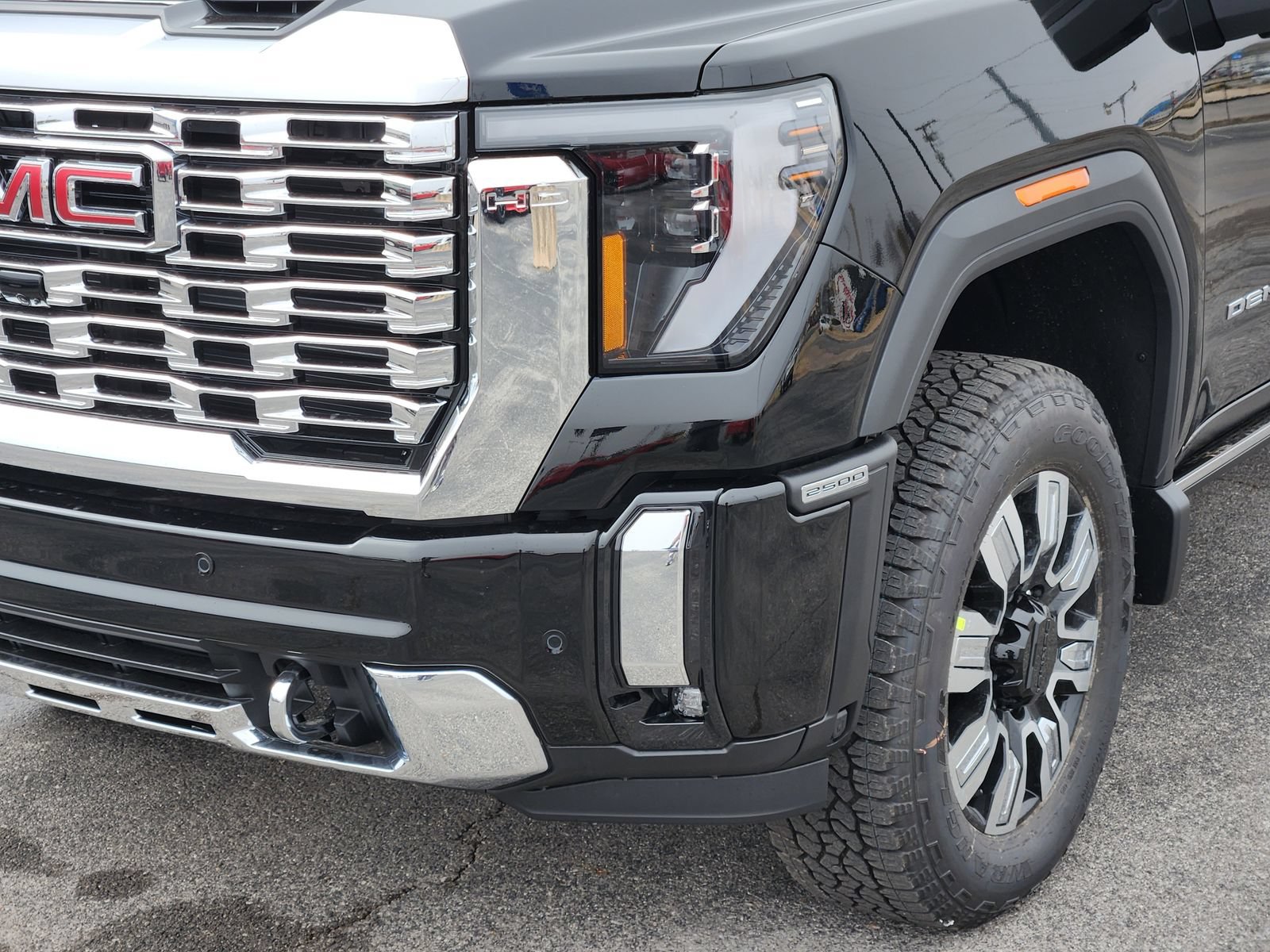 New 2026 GMC Sierra 2500 Denali w/ Denali Reserve Package AWD/4WD image 11
