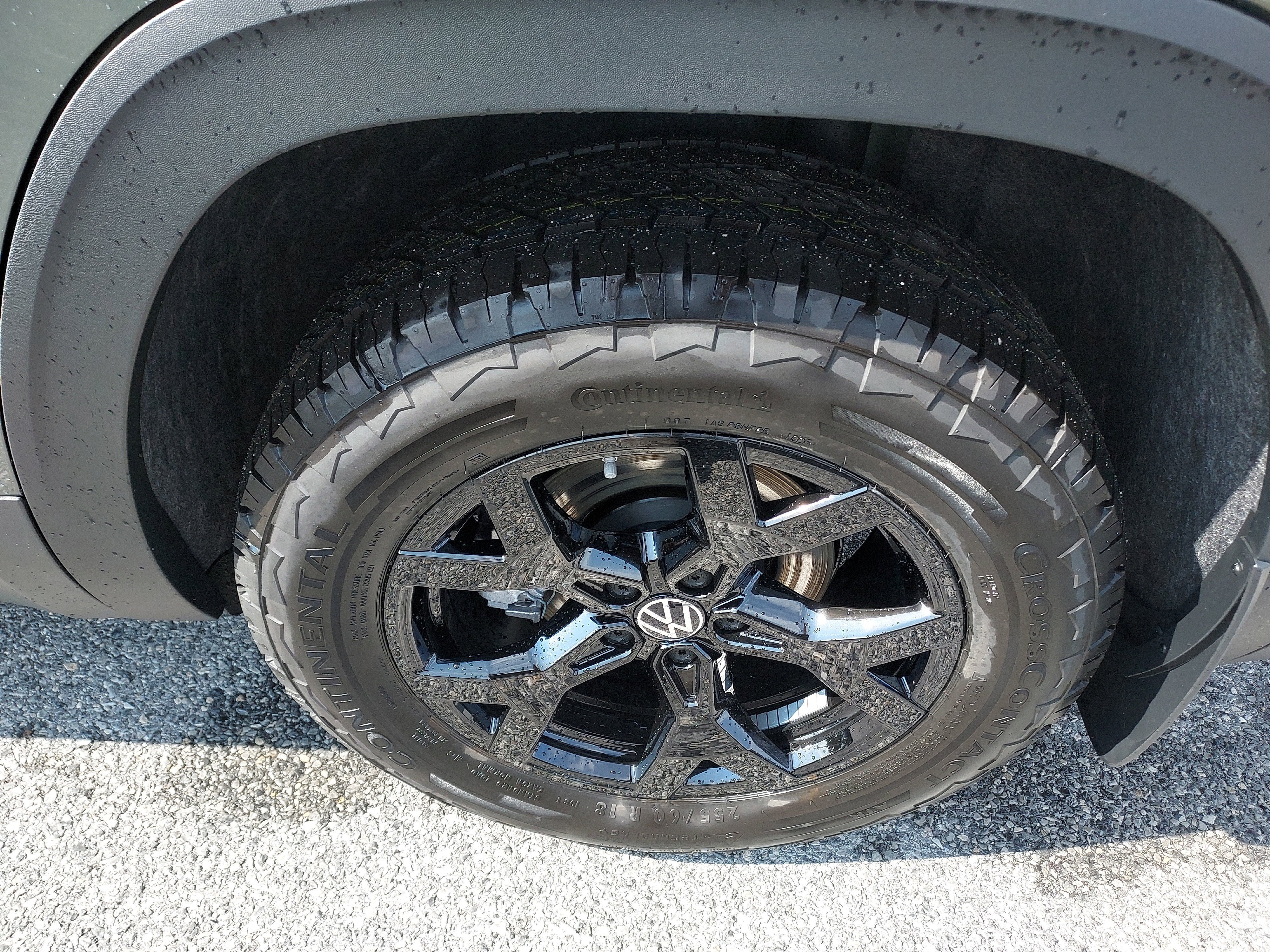 New 2026 Volkswagen Atlas Peak Edition image 9