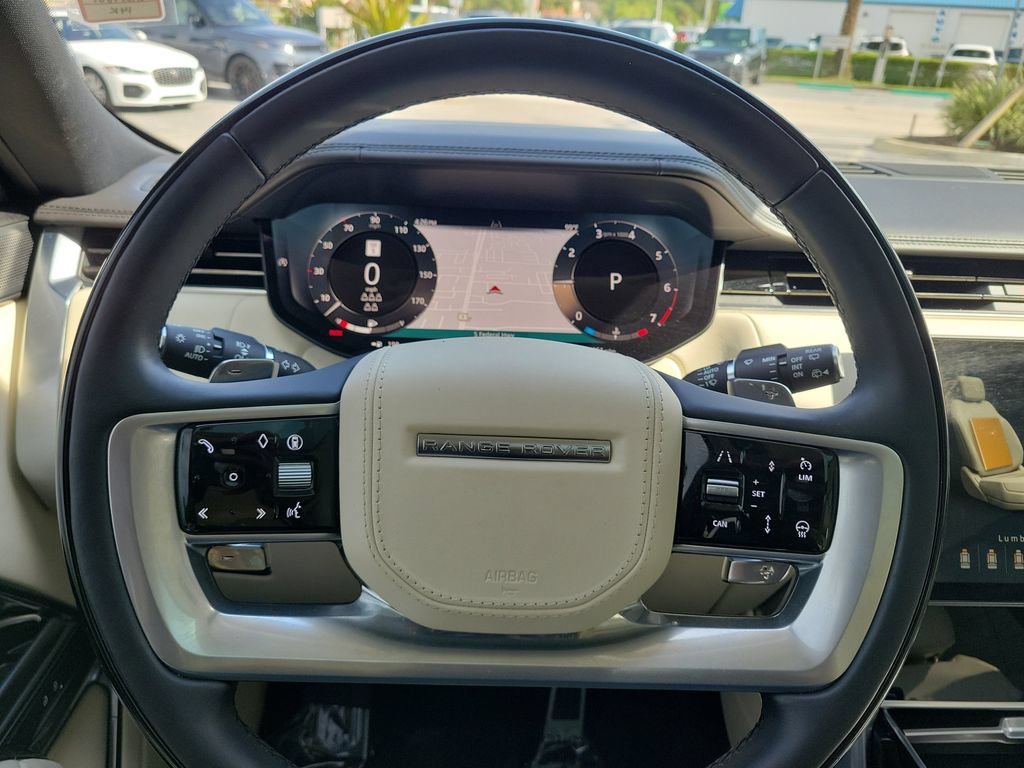 Used 2025 Land Rover Range Rover Long Wheelbase SE AWD/4WD image 29