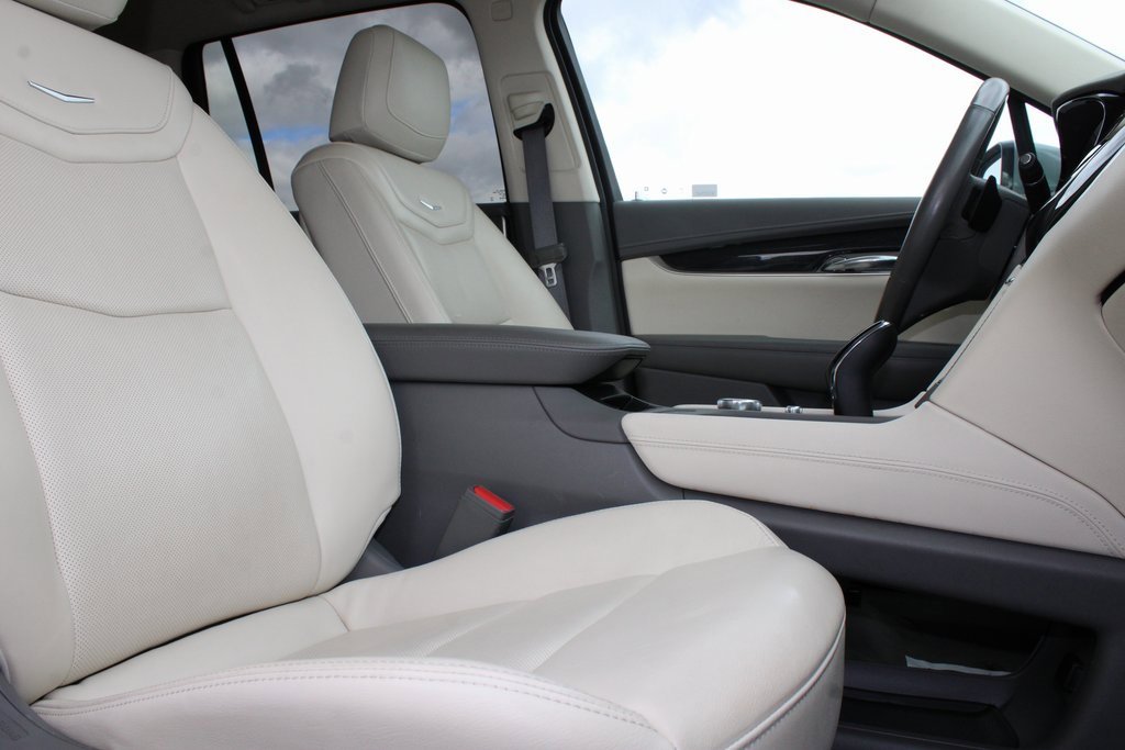 Used 2023 Cadillac XT6 Premium Luxury image 22