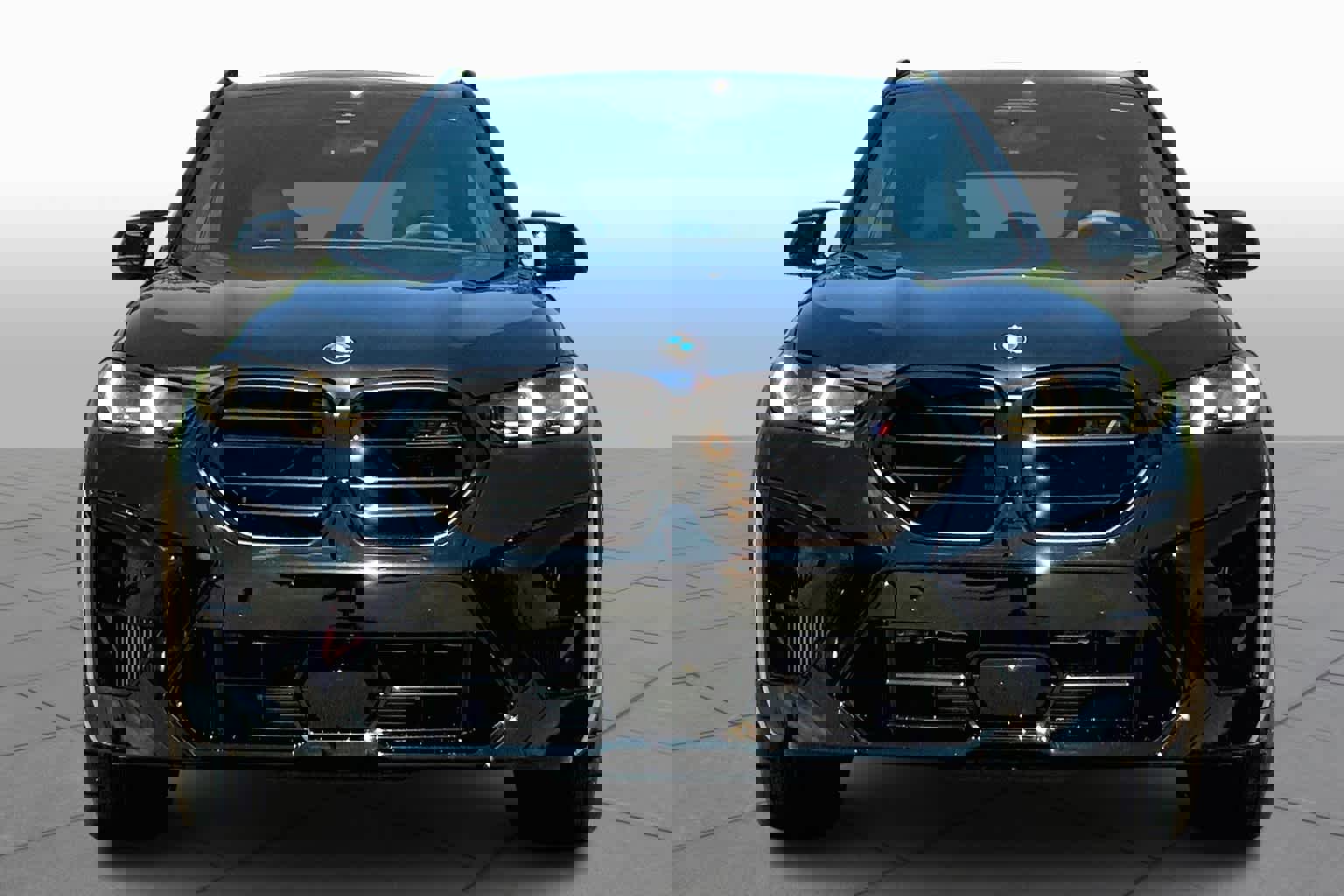 Used 2025 BMW X5 M Competition w/ Executive Package image 3