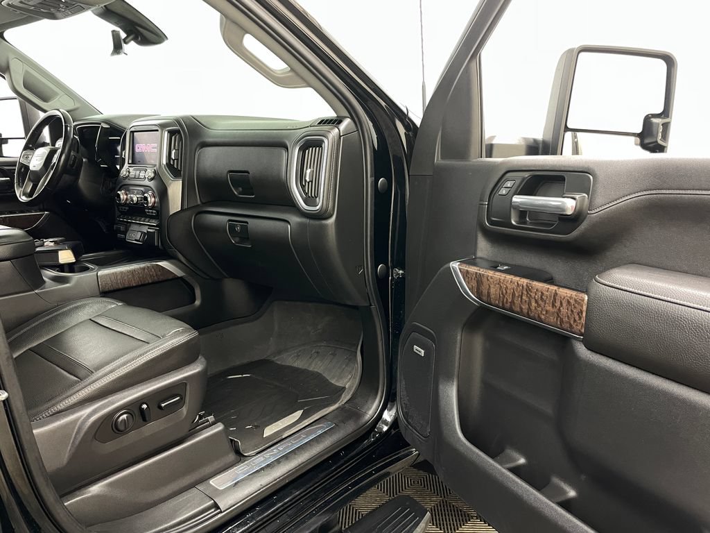 Certified 2020 GMC Sierra 2500 Denali w/ Denali Ultimate Package AWD/4WD image 40