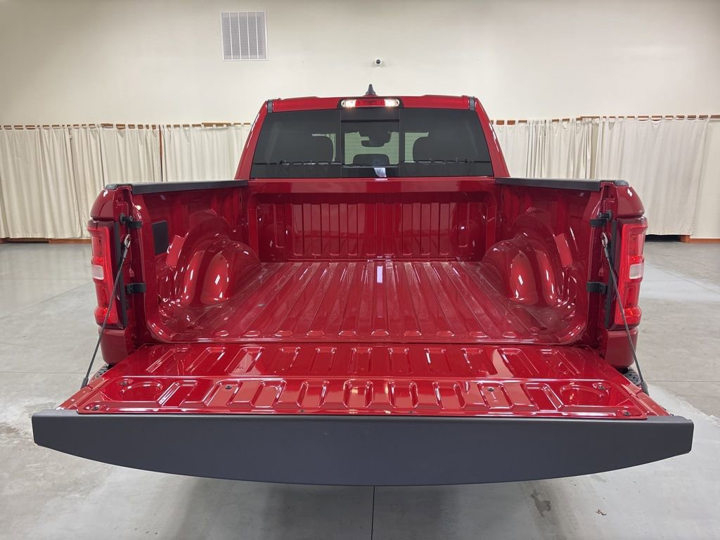 New 2026 RAM 1500 Big Horn AWD/4WD image 9
