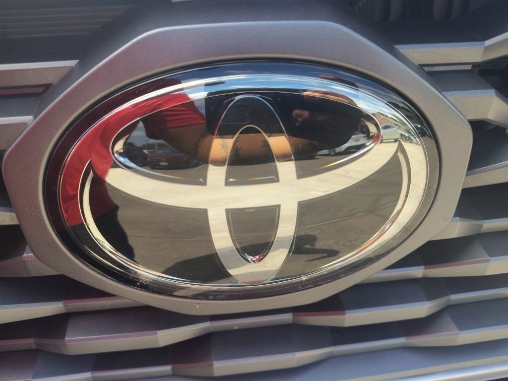 Certified 2020 Toyota Tacoma TRD Off-Road AWD/4WD image 15