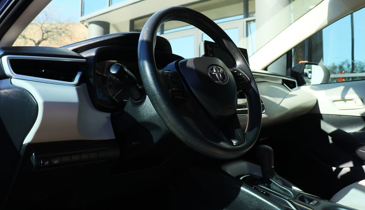 Used 2022 Toyota Corolla LE FWD image 39