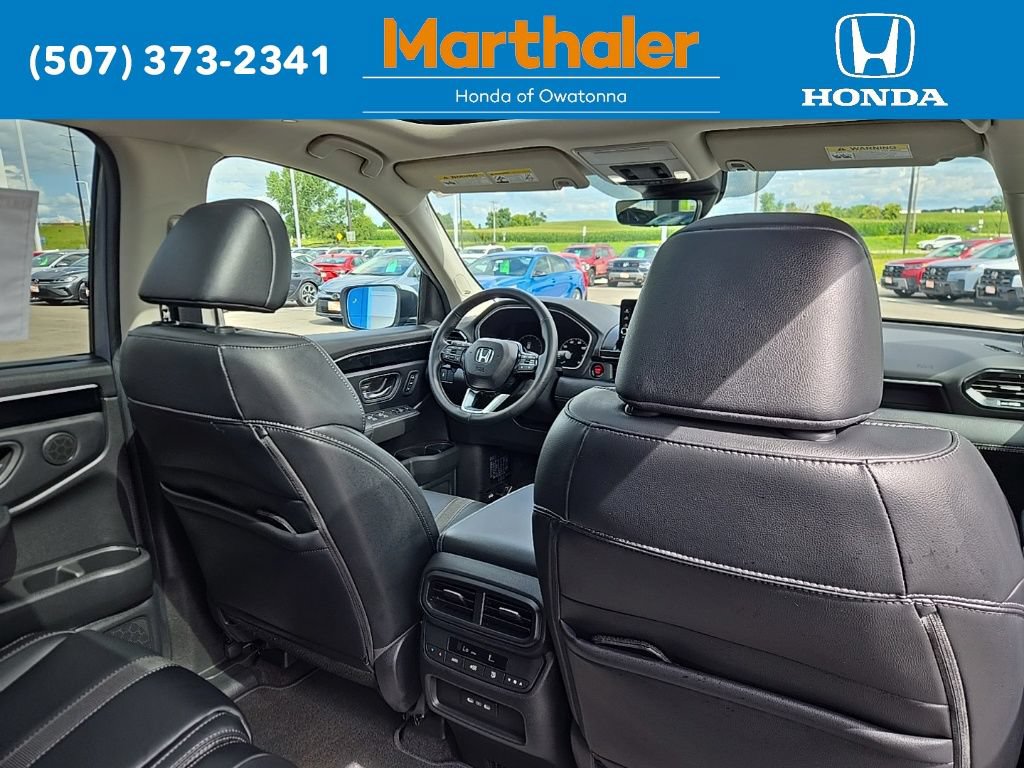 Used 2025 Honda Pilot Touring image 19