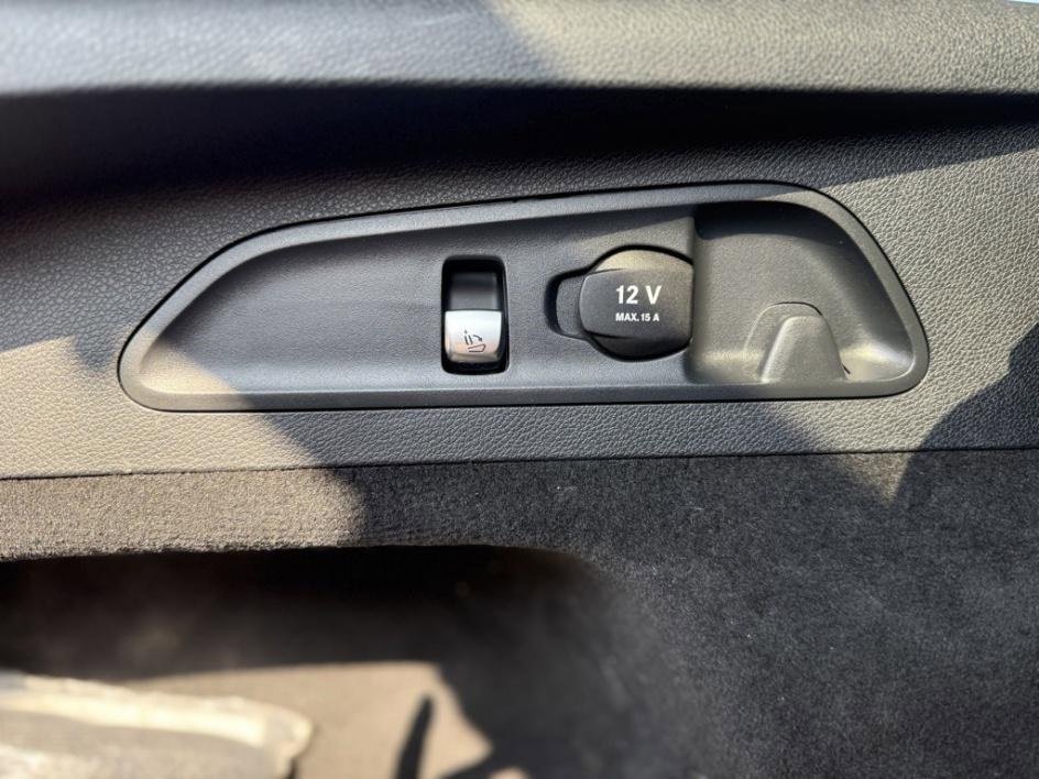 Used 2017 Mercedes-Benz GLC 300 4MATIC Coupe image 44