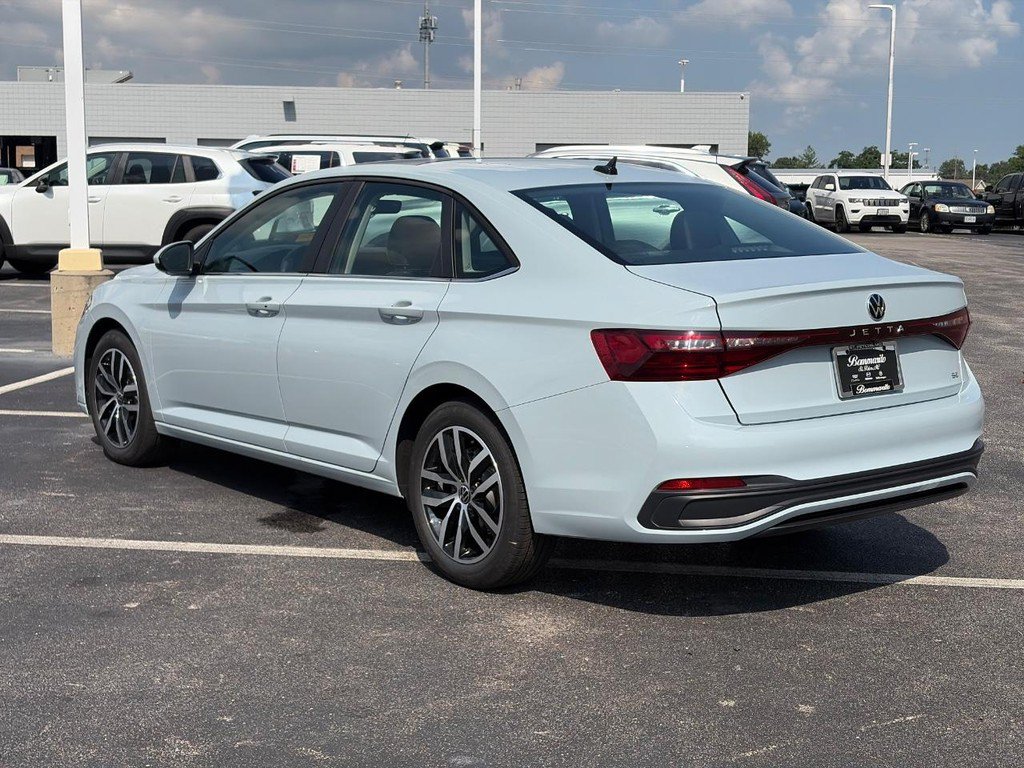 Used 2026 Volkswagen Jetta SE FWD image 7