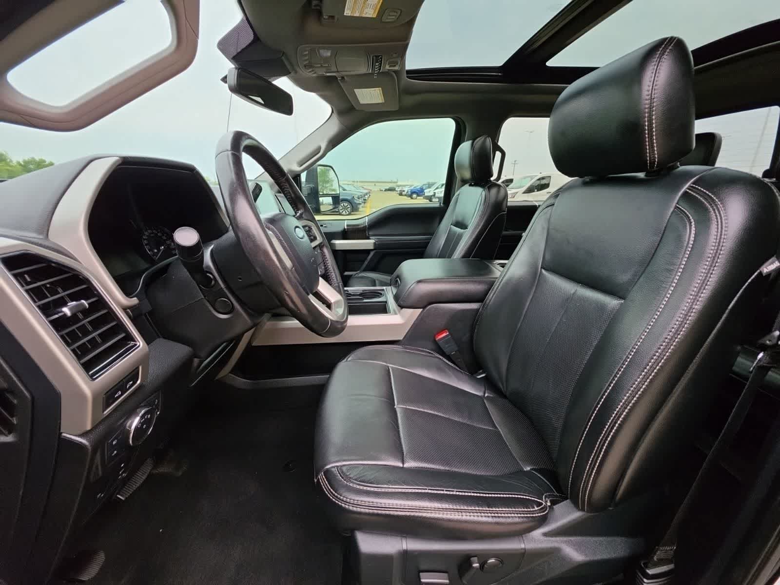 Used 2020 Ford F350 Lariat w/ Tremor Off-Road Package AWD/4WD image 25