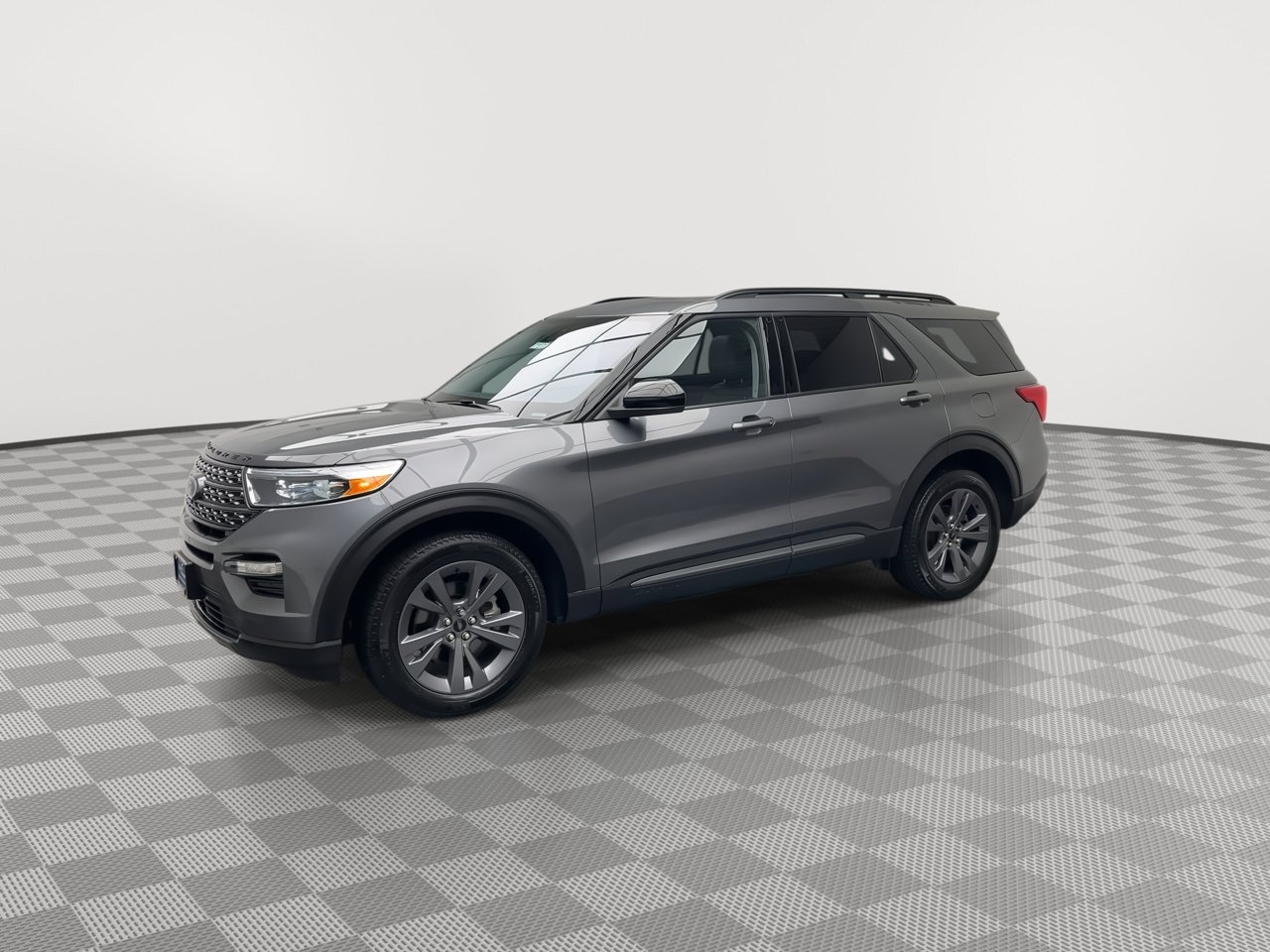 Certified 2023 Ford Explorer XLT w/ XLT Sport Appearance Package AWD/4WD image 40