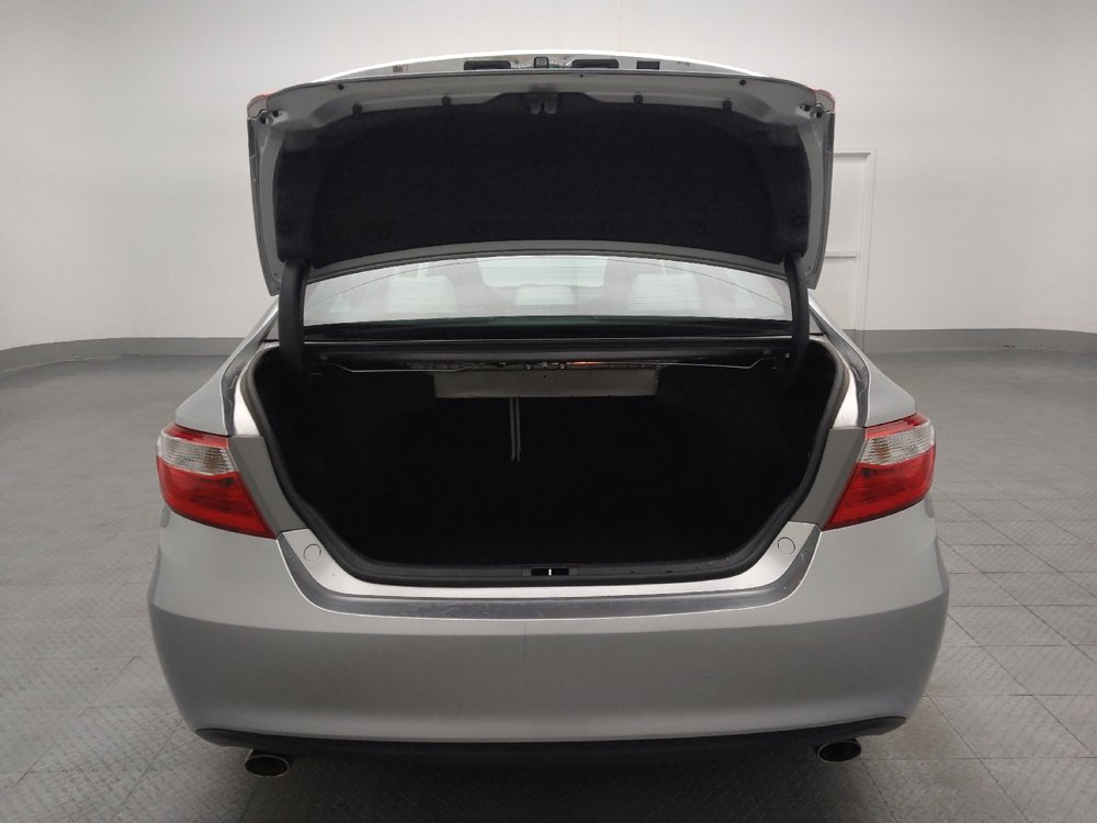 Used 2015 Toyota Camry XLE image 29