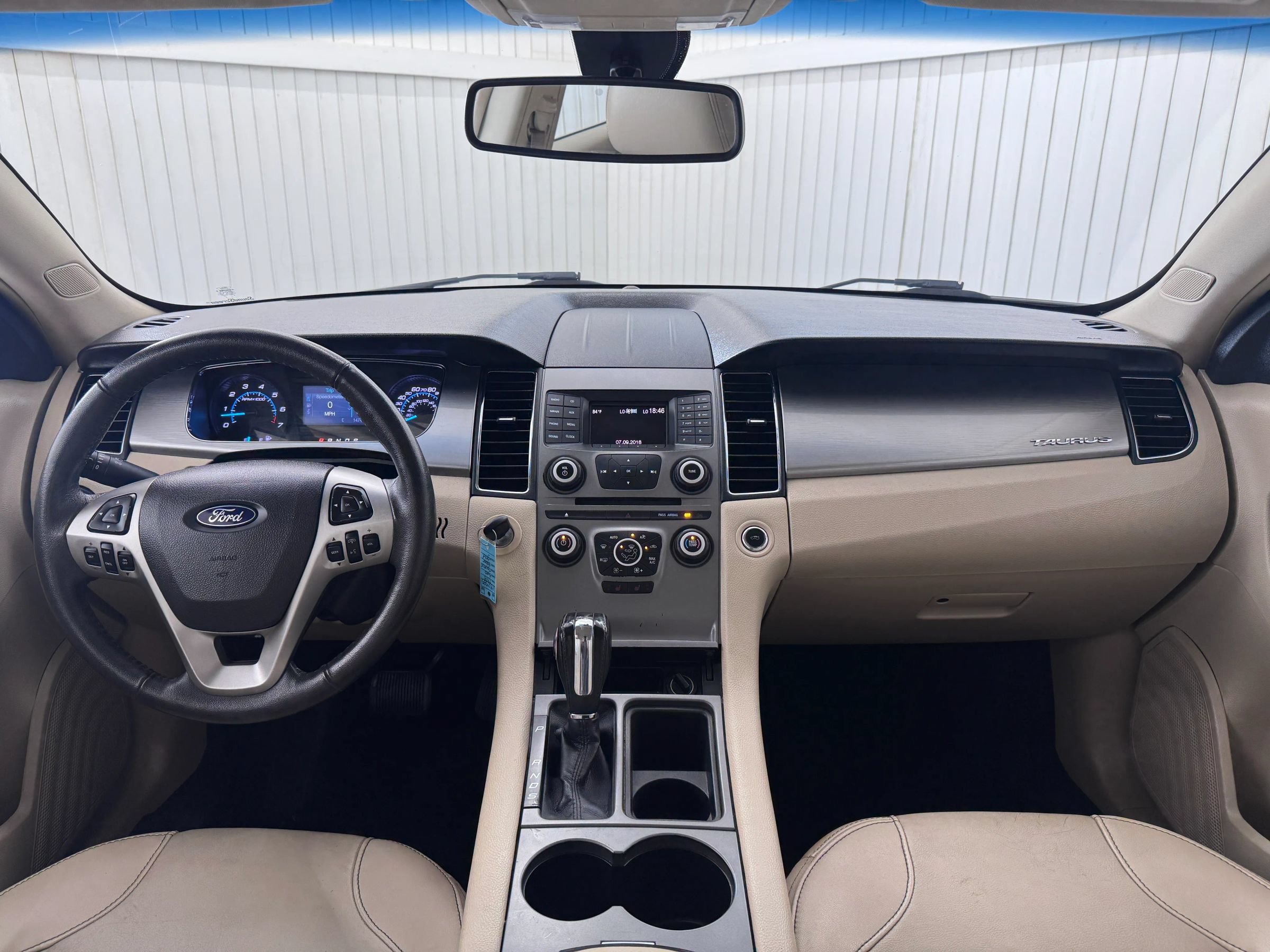 Used 2018 Ford Taurus SEL FWD image 17