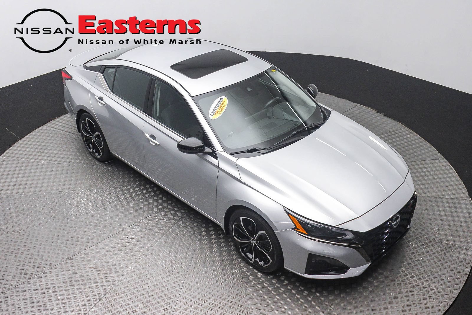 Used 2023 Nissan Altima 2.5 SR w/ SR Premium Package FWD image 3
