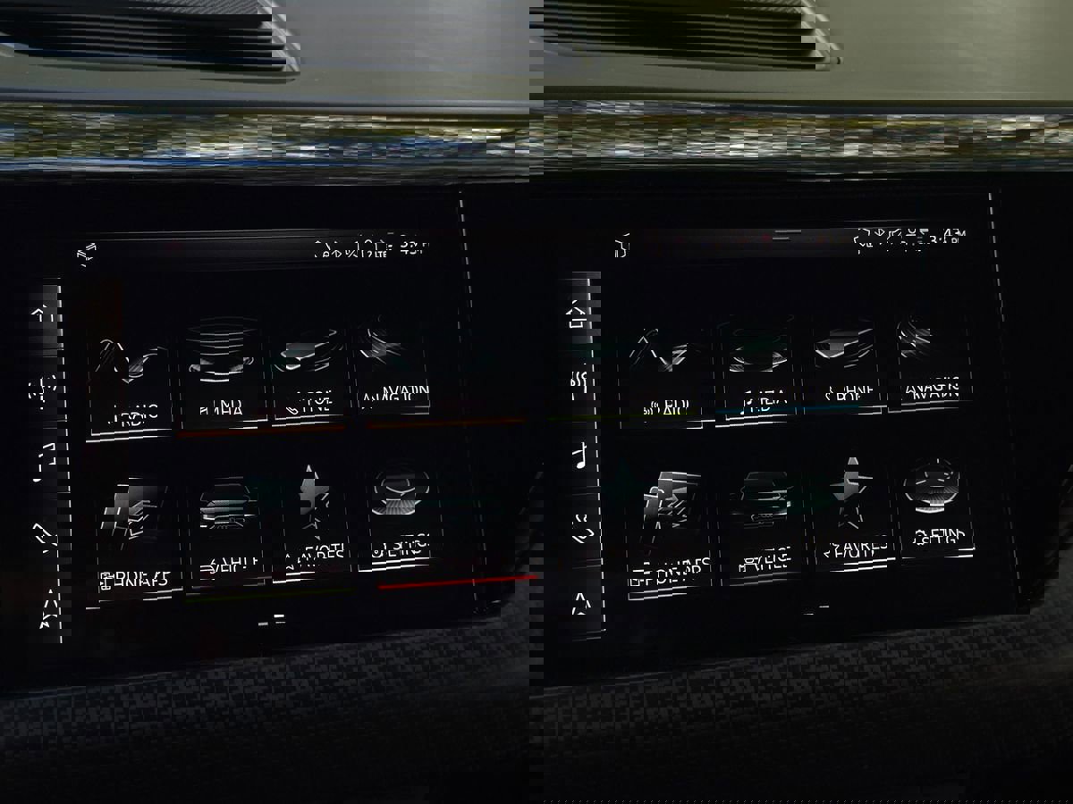 Used 2022 Audi RS e-tron GT w/ Carbon Performance Package image 42