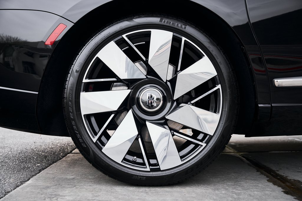 Used 2026 Rolls-Royce Cullinan image 22