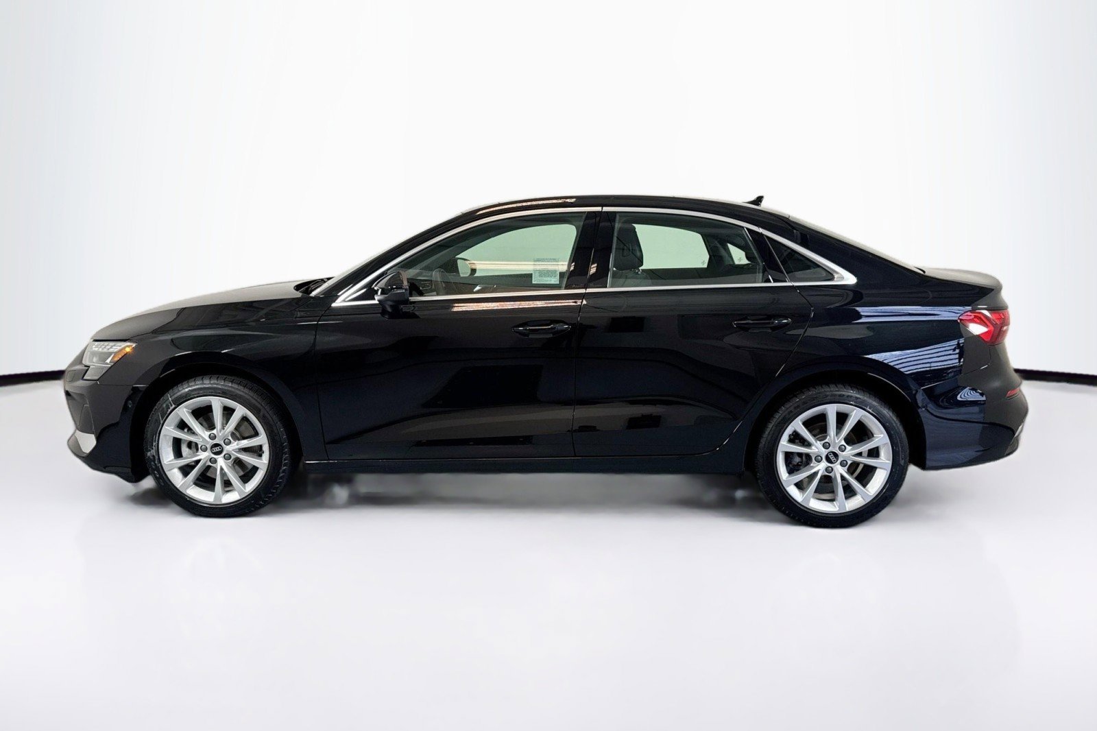 Used 2025 Audi A3 2.0T Premium Plus w/ Premium Plus Package image 8