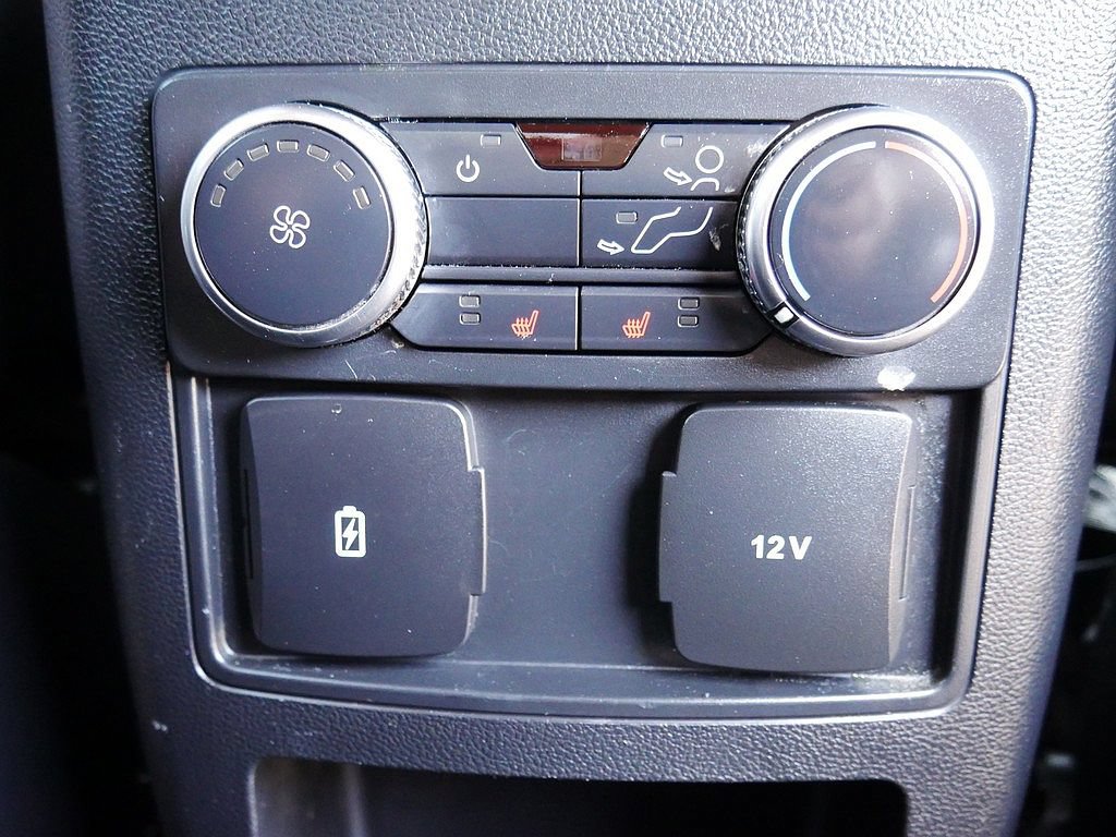 Used 2020 Ford Explorer XLT w/ Equipment Group 202A AWD/4WD image 60