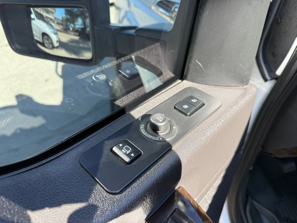 Used 2016 Ford F250 Lariat w/ Lariat Ultimate Package AWD/4WD image 24