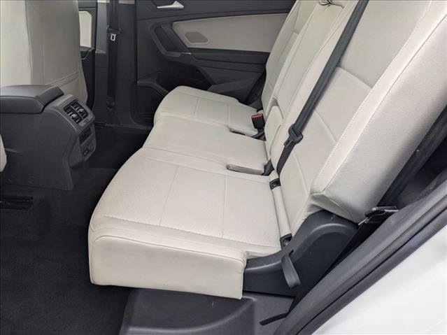 Used 2020 Volkswagen Tiguan SE w/ 3rd Row Seat Package AWD/4WD image 17