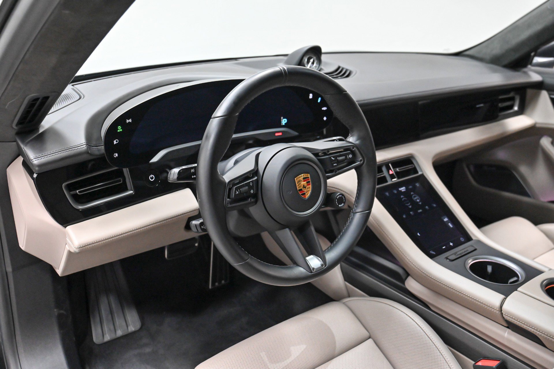 Used 2021 Porsche Taycan Turbo S image 6