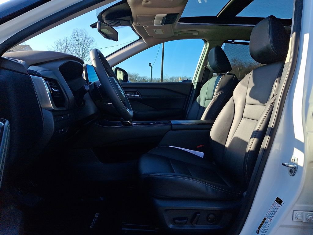 Used 2023 Nissan Rogue SL w/ SL Premium Package image 14