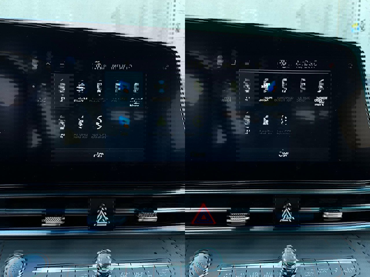 Used 2025 Hyundai Elantra SEL image 33