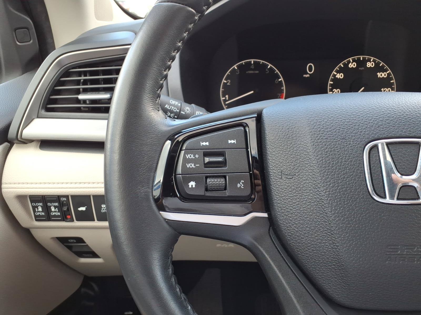Certified 2025 Honda Odyssey EX-L image 16