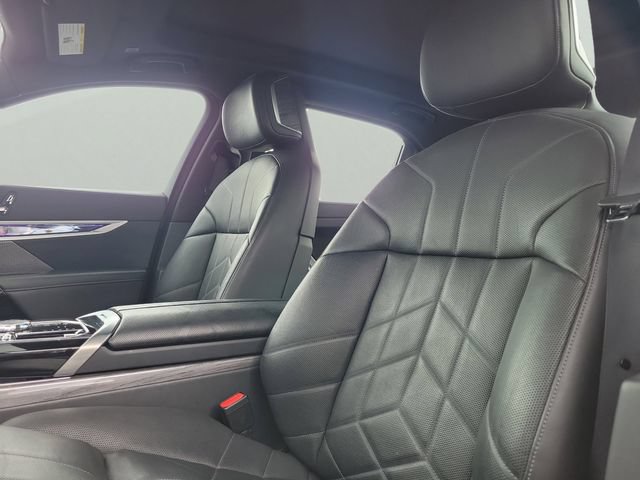 Used 2025 BMW 740i RWD image 24
