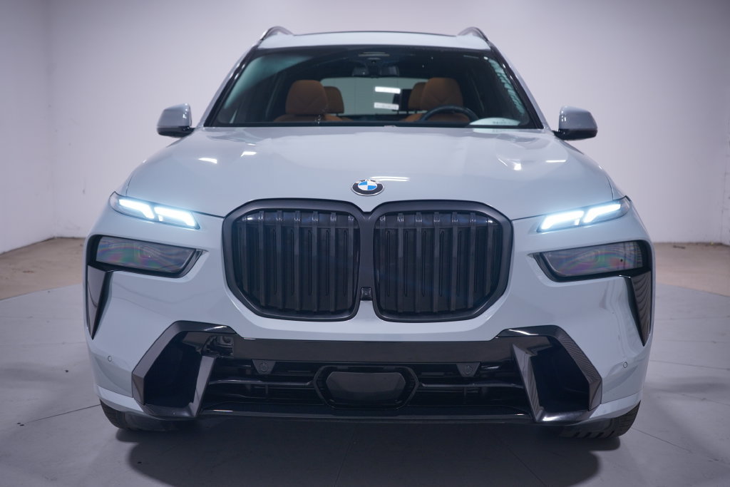 Used 2026 BMW X7 xDrive40i w/ M Sport Package AWD/4WD image 4