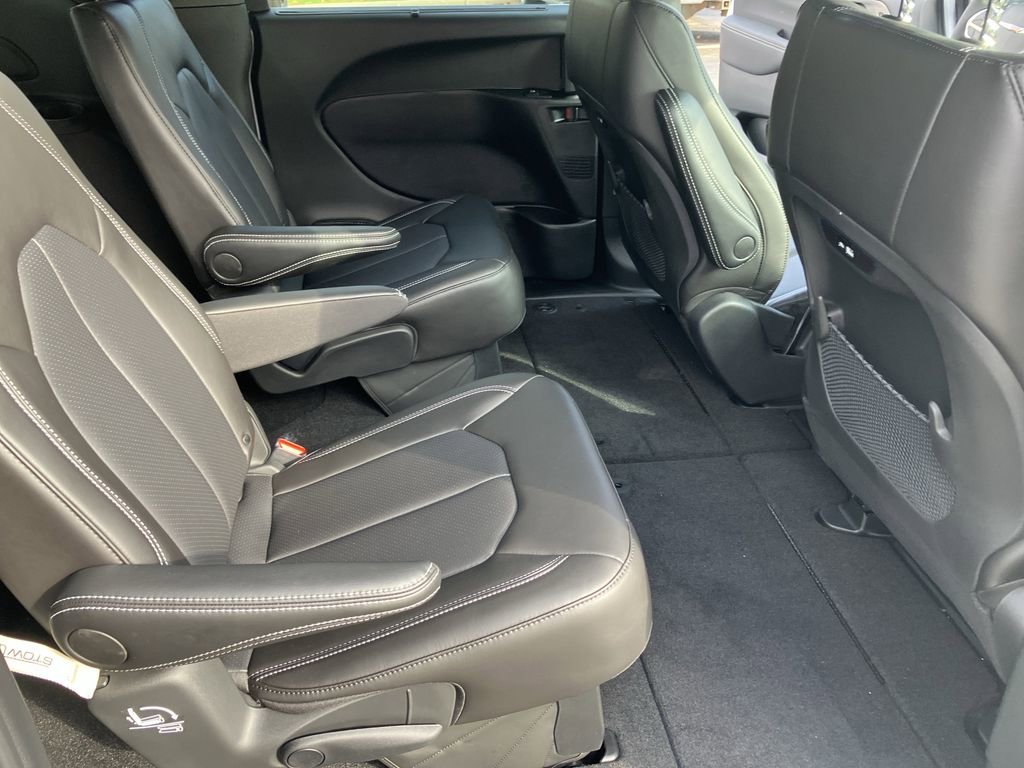 New 2026 Chrysler Pacifica Select image 35