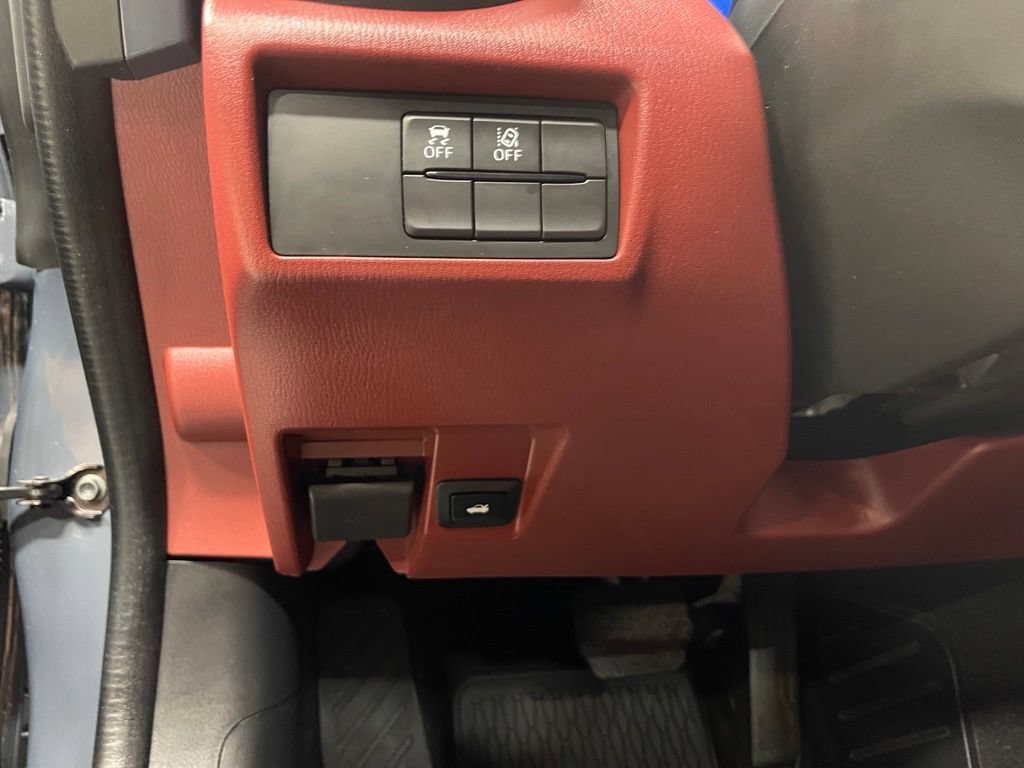 Used 2020 MAZDA MX-5 Miata RF Grand Touring RWD image 18