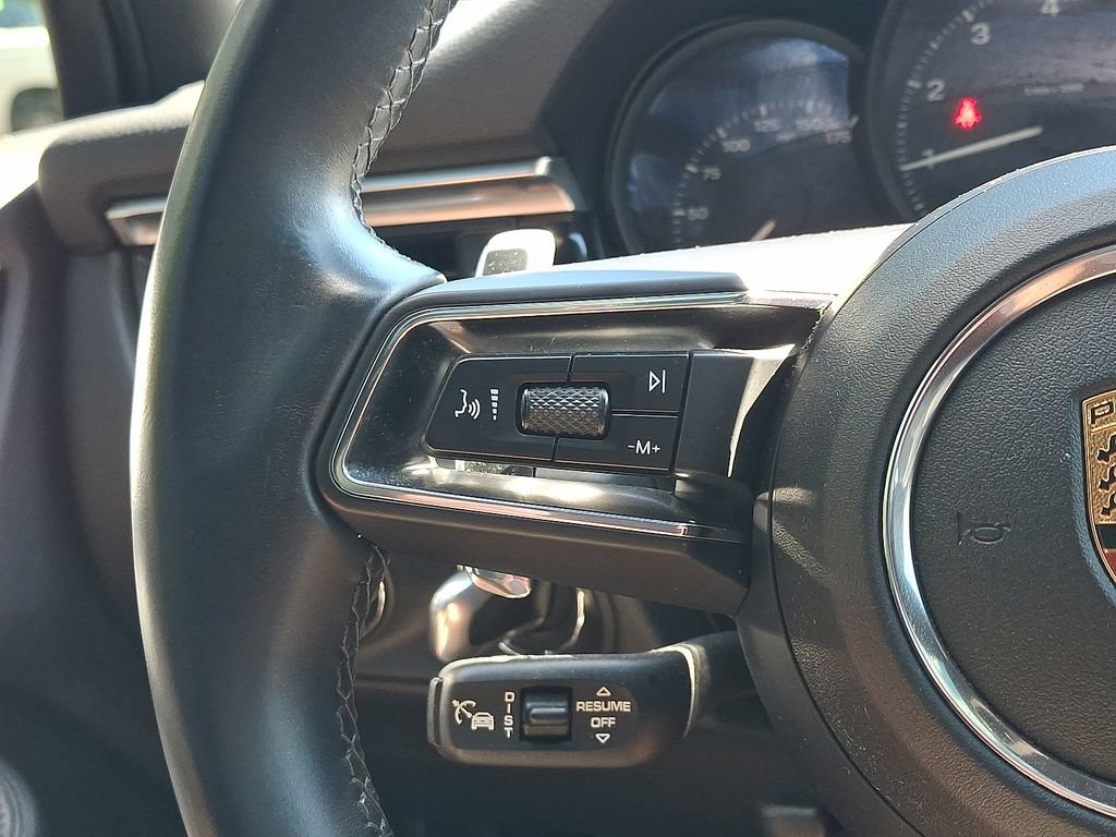 Used 2023 Porsche Macan AWD/4WD image 9