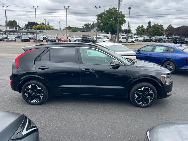 Certified 2024 Kia Niro Wind FWD image 8
