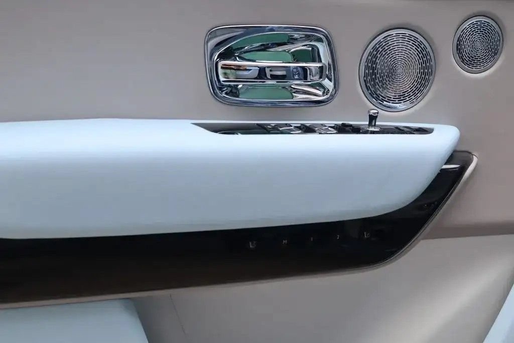 New 2027 Rolls-Royce Cullinan Black Badge AWD/4WD image 24