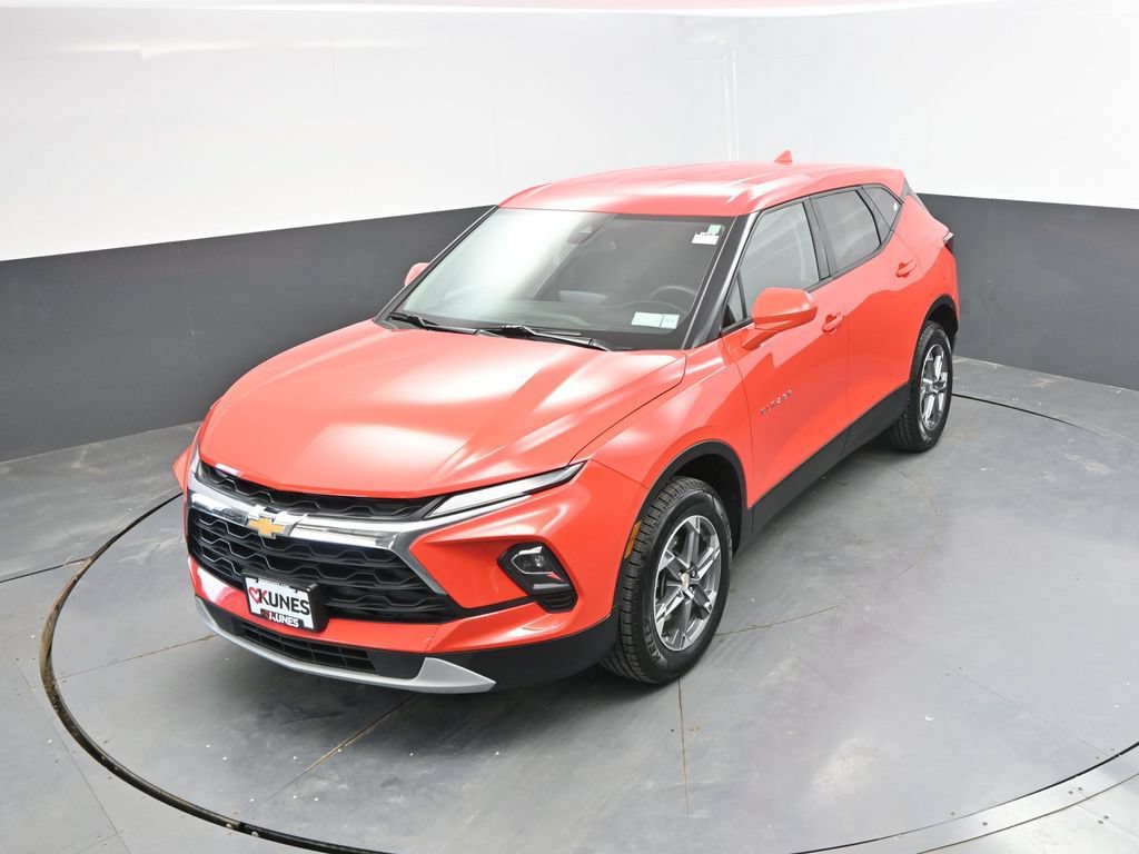Used 2025 Chevrolet Blazer LT FWD image 25