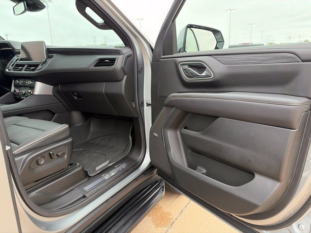 Used 2024 GMC Yukon SLT w/ SLT Premium Package AWD/4WD image 55