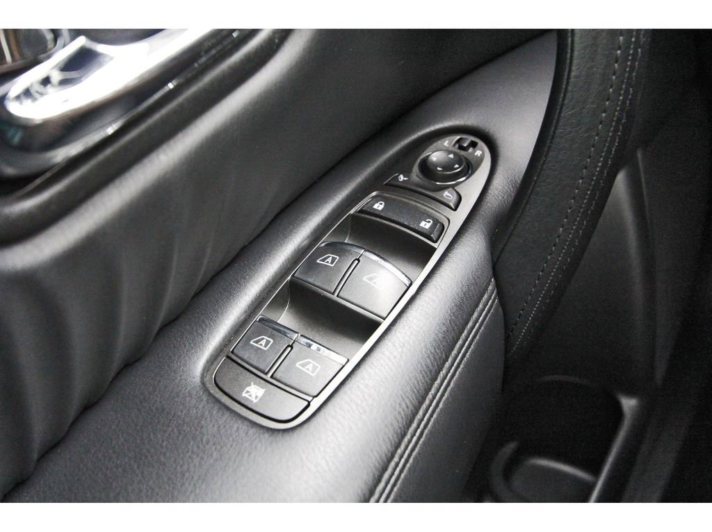 Used 2024 Nissan Armada SV image 21